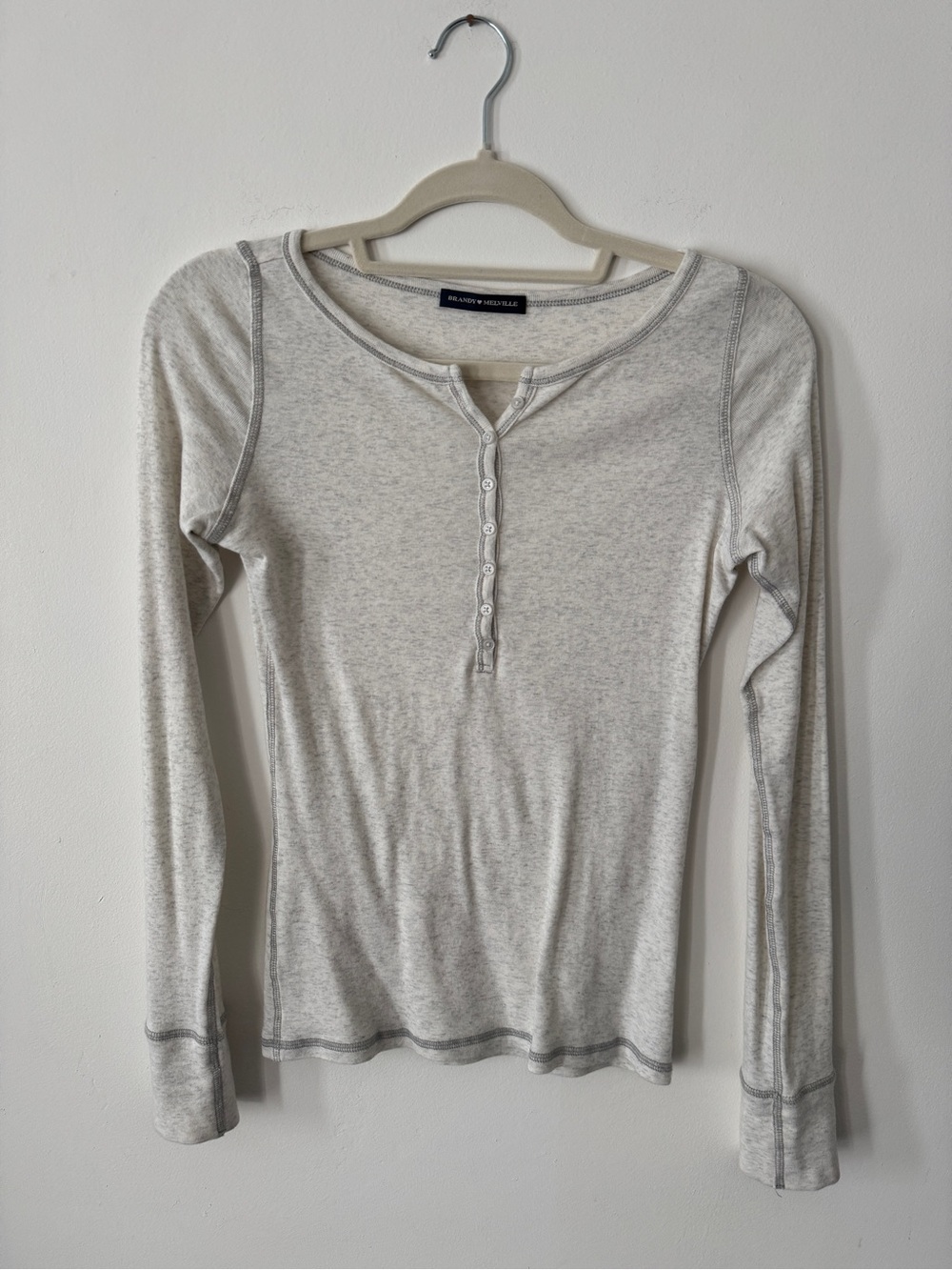 Brandy Melville Zelly Long Sleeve - Light Grey Tee